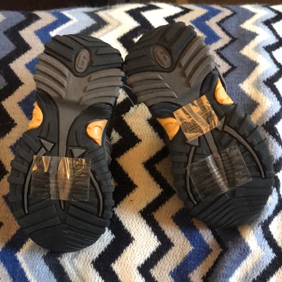 Used Gymboree shoes size 5 pics show all use - Picture 4 of 6